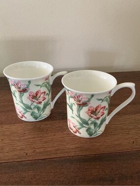 Absalon Pink by Queen’s Fine Bone China Set of 2 Mugs